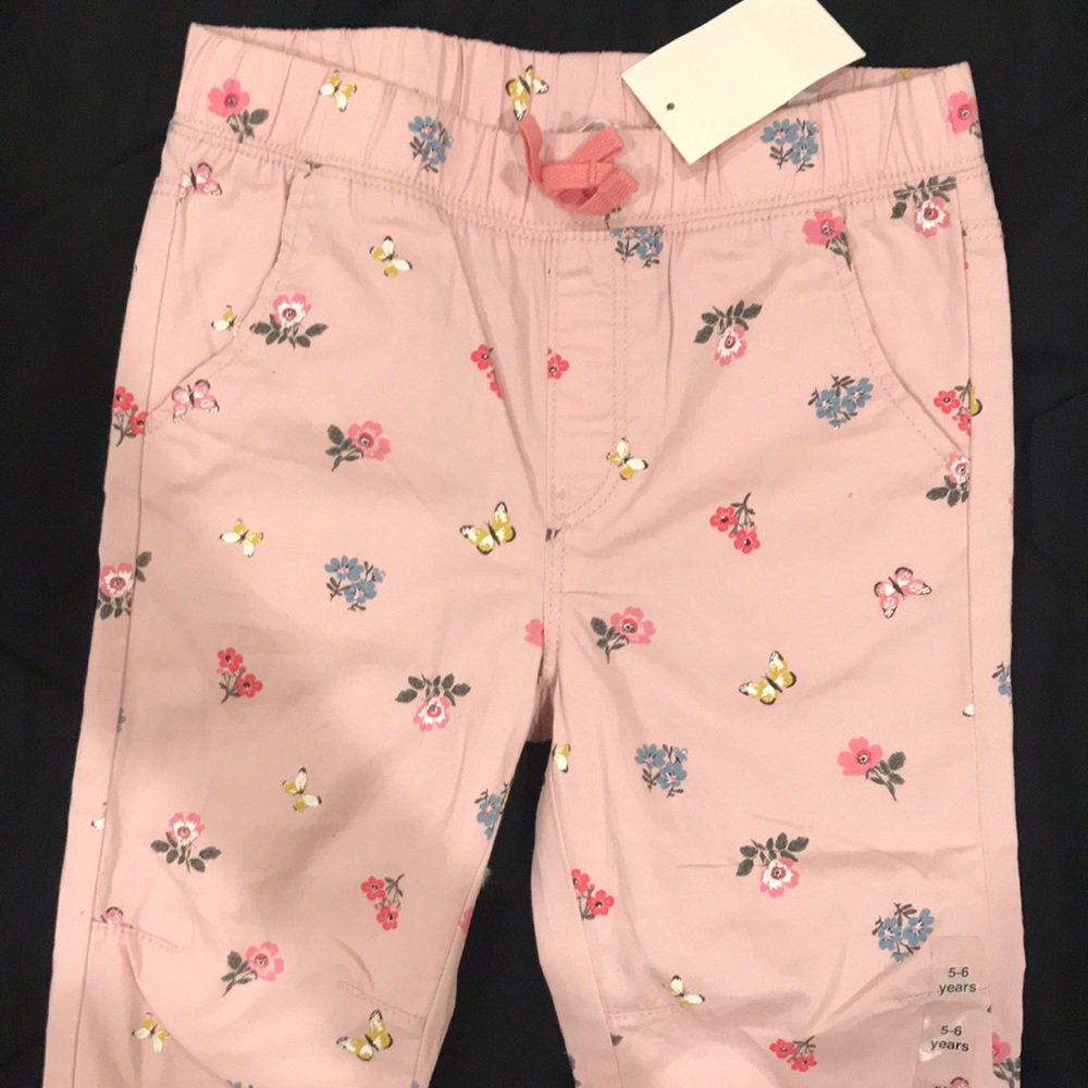 H&M girls pink pants size 5-6 new with tag.